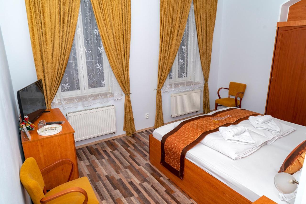 Sunshine Pension Karlovy Vary Eksteriør bilde