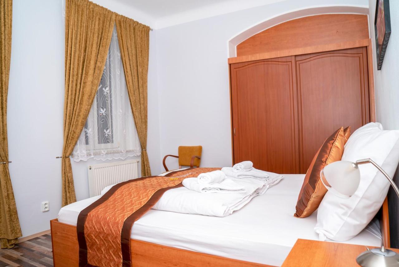 Sunshine Pension Karlovy Vary Eksteriør bilde